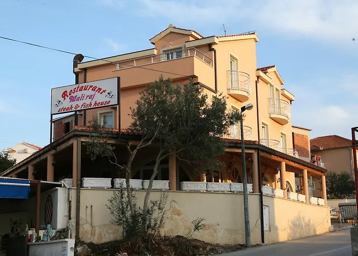Little Paradise טרוגיר