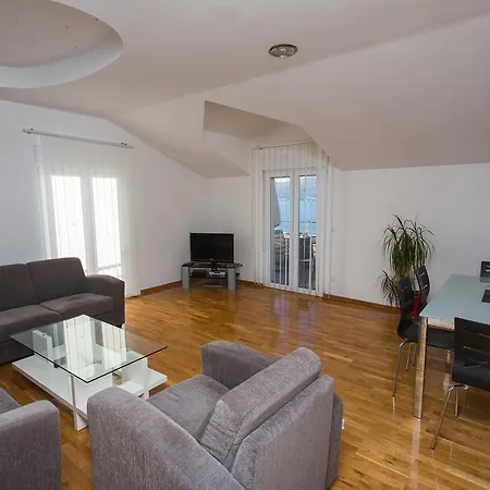 Apartment Little Paradise