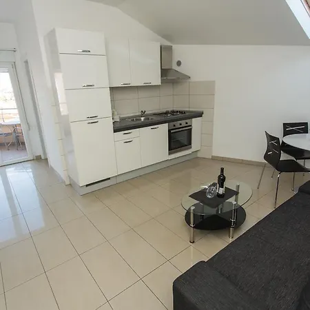 Apartment Little Paradise *